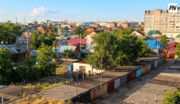 Павлодарские спасатели сняли подростка с крыши гаража