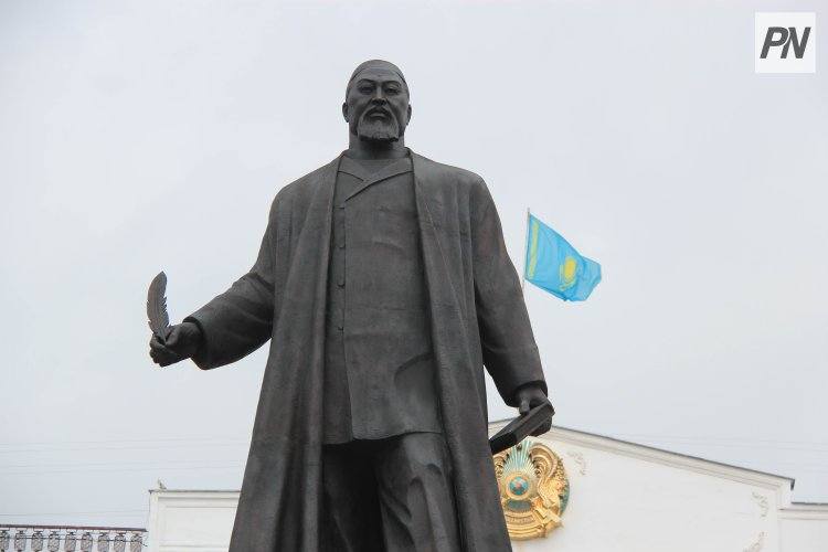 Иртышские полицейские почтили память Абая Кунанбаева