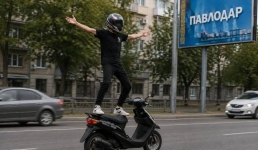 Павлодарца наказали за лихачество на мопеде