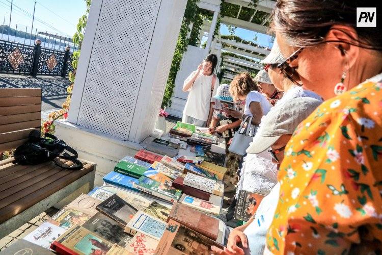 Книги и растения получили вторую жизнь на дармарке в Павлодаре