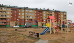 В Павлодаре жителям проблемной многоэтажки установят детскую площадку