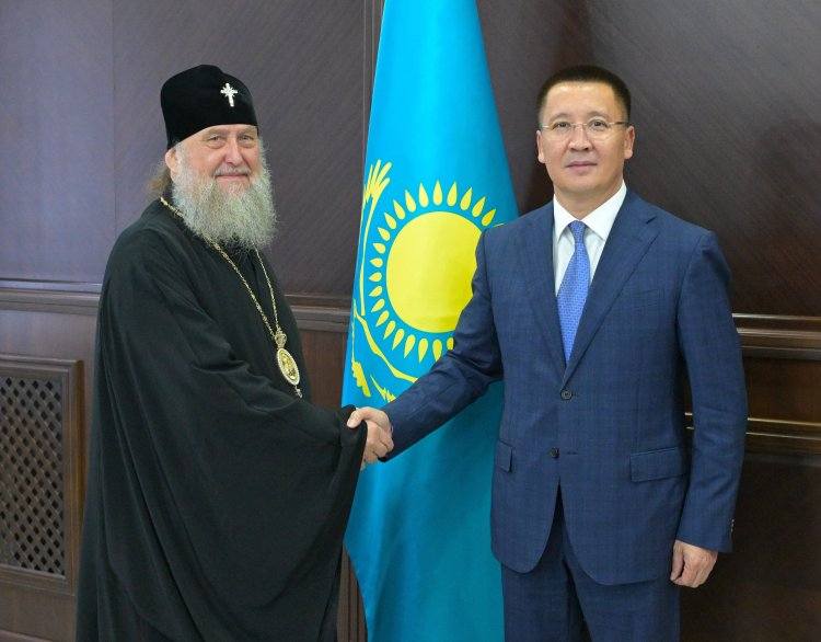 Аким Павлодарской области встретился с главой православной церкви Казахстана