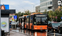 В Павлодаре временно продлили время движения автобусов