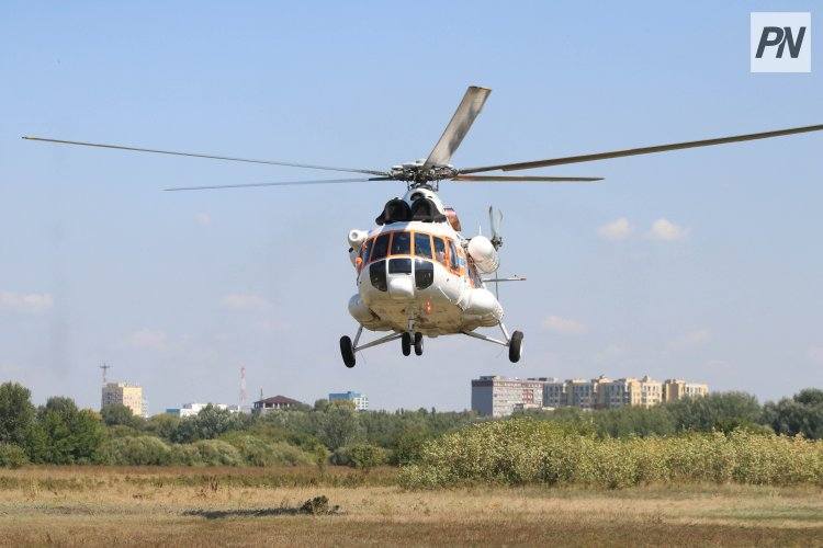 Вертолет МЧС доставил пациента из Иртышска в Павлодар