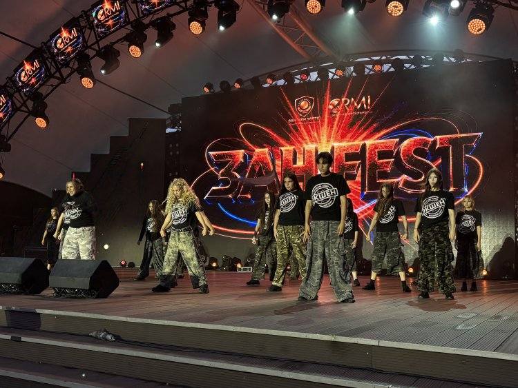 В Павлодаре для первокурсников провели «ЗАҢ FEST»