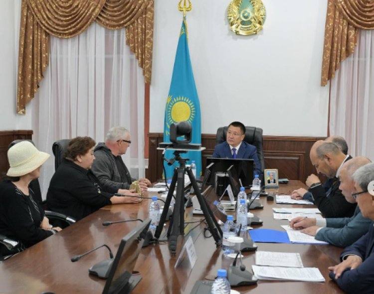 Щербактинцы пожаловались на стихийные свалки и некачественное жилье