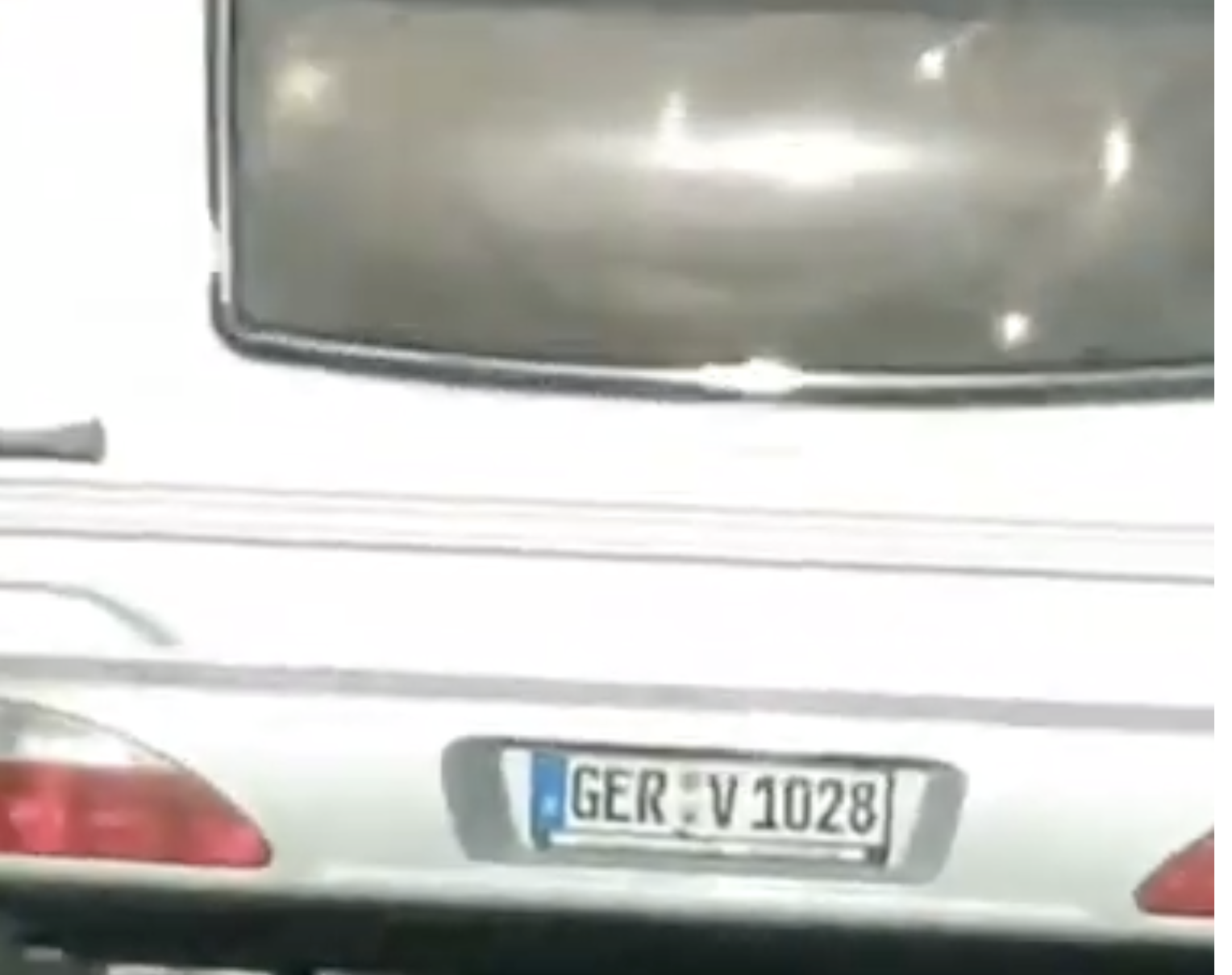Гастролеры из Германии приехали отдыхать в Баянаул со своим автодомом