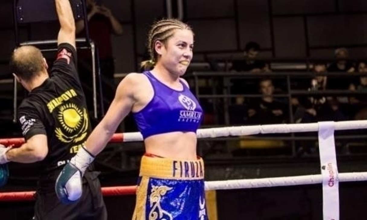 Фируза Шарипова нокаутом выиграла десятый бой в карьере в академии Мэйвезера в Москве 