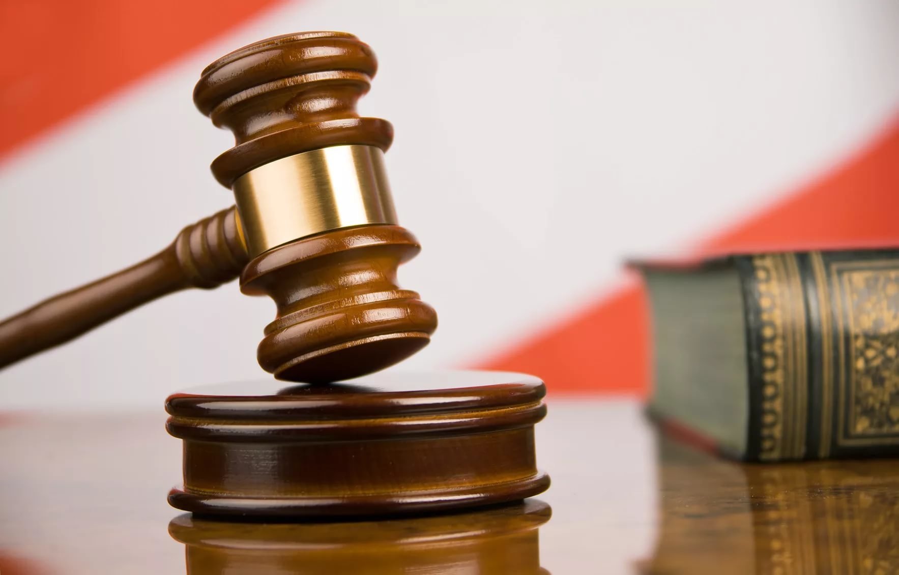В Павлодарской области суд арестовал шумных постояльцев гостиницы