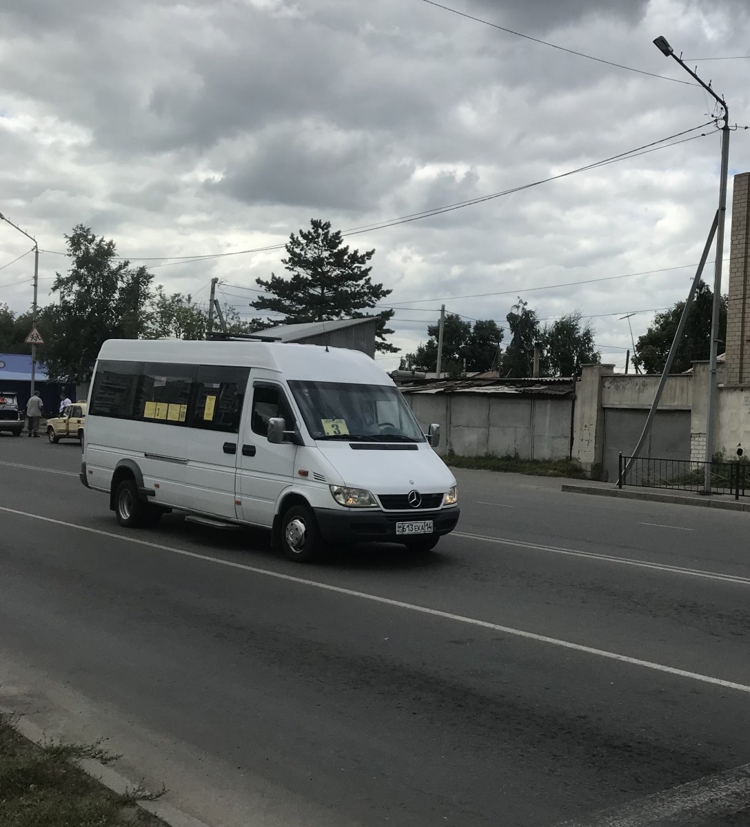Аким Павлодара приглашает водителей маршрутных такси на встречу