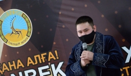 Речь шла о граммофоне Иманбек высказался об идее установить ему памятник в Аксу