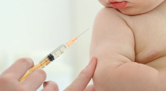 Штрафы и недопуск в детсады за отказ от прививок планируют ввести в Казахстане