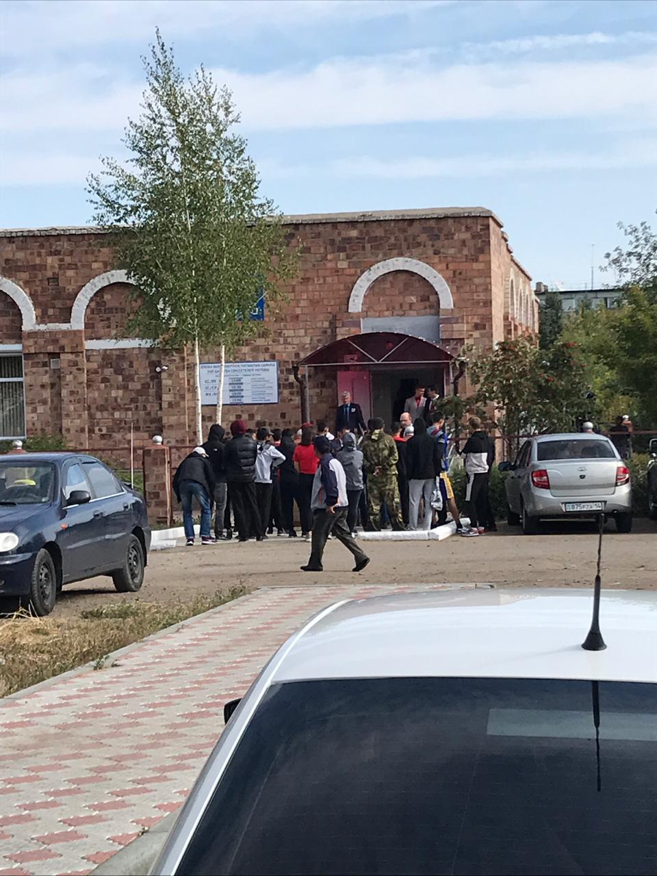 В Аксу иеговисты провели собрание в своей церкви под недовольство местных жителей