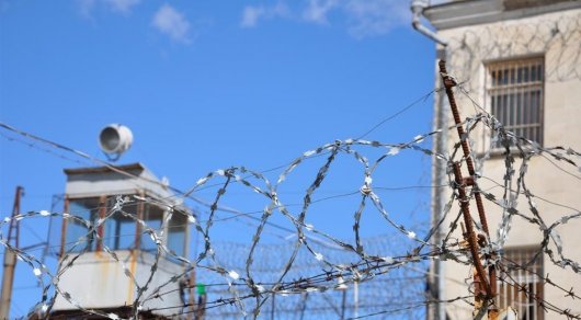 Начальника Павлодарской колонии подозревают в получении взятки