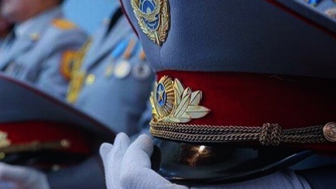 В Павлодаре полиция проверяет навязчивые визиты родни таксиста к пассажирке, которая заявила об изнасиловании 