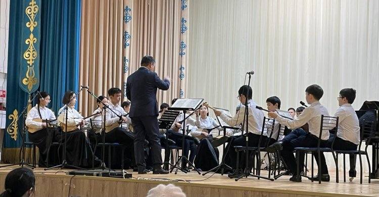 В Павлодаре прошел парад ансамблей