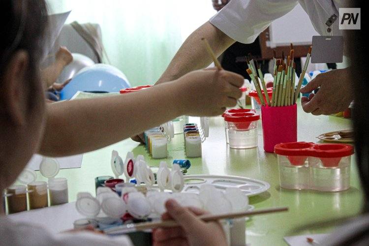 В павлодарских детсадах выбрали лучшего воспитателя