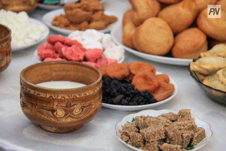 Павлодарских осуждённых встретили баурсаками