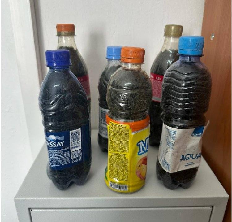 Насвай в бутылках пытались передать в колонию Павлодара