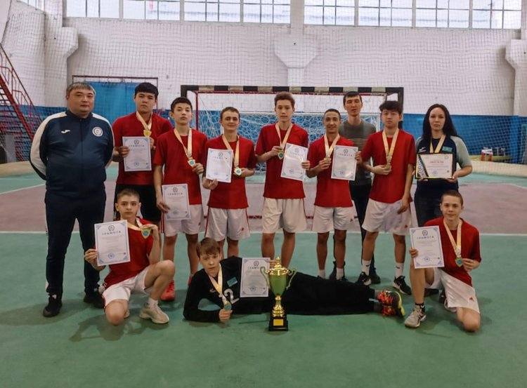 В Павлодаре выявили сильнейшего в гандболе