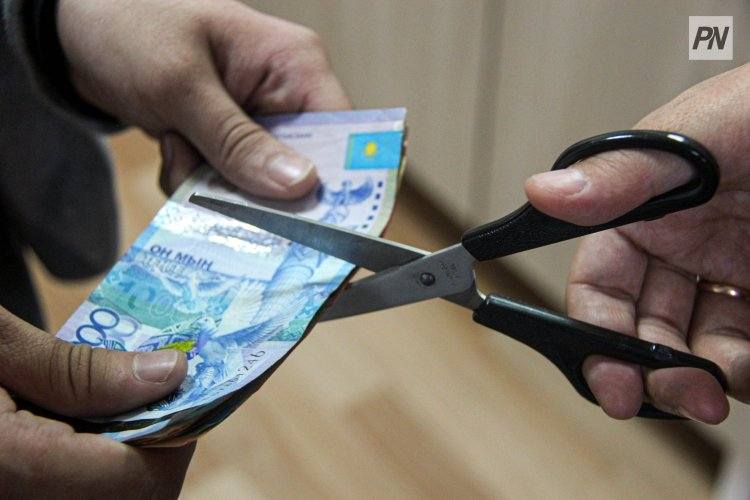Павлодарца искали в Карагандинской области за крупные долги ребёнку