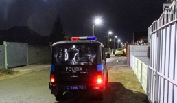 «Спальные места» автобусных остановок проверяют павлодарские полицейские