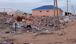 Сельчанин устроил «мусорный полигон» в пригороде Актау