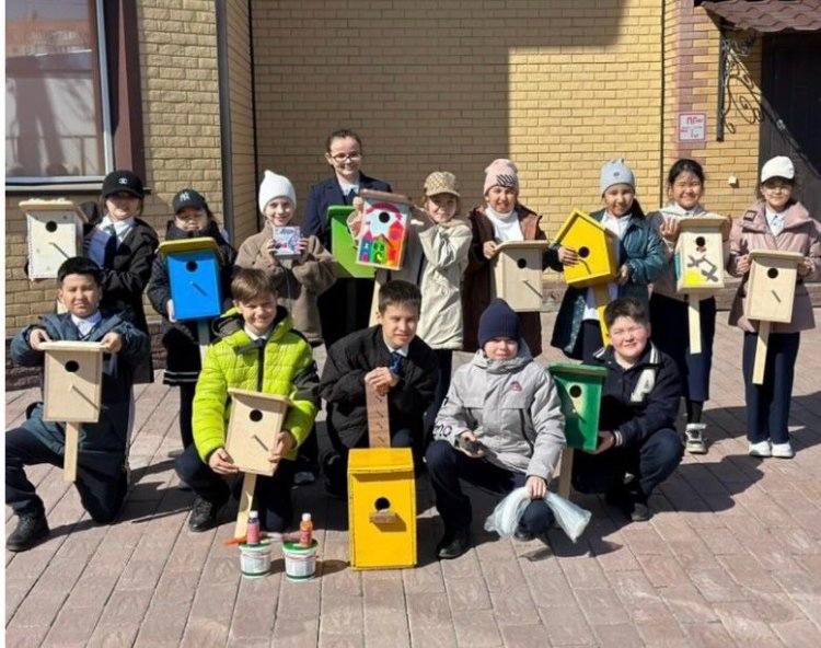 Павлодарские гимназисты подарили радость особенным детям