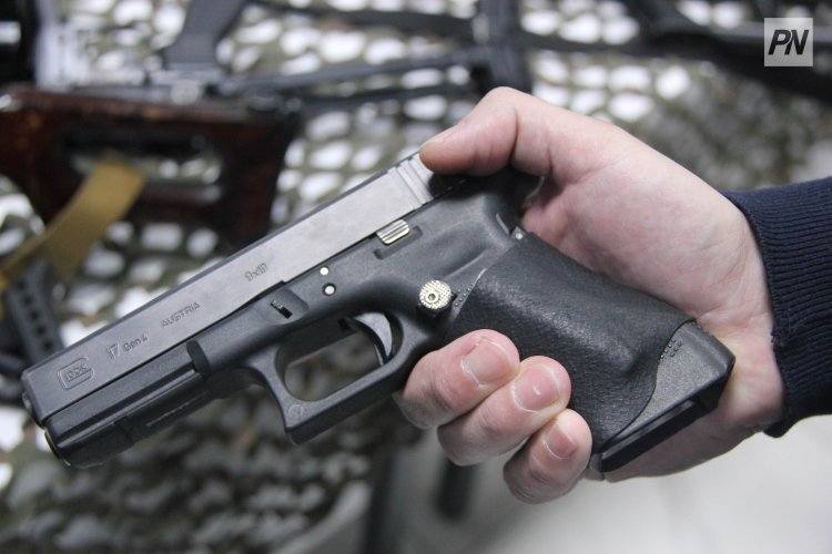 Жители двух районов Павлодарской области сдали боевой арсенал