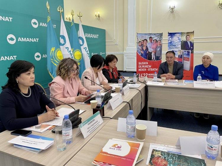 В Павлодаре подняли вопрос финансовой поддержки приемных семей