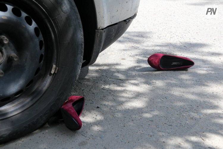 В Павлодаре автомобиль сбил девушку