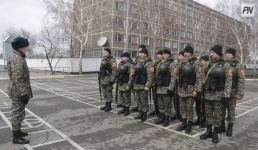 В Павлодаре солдаты Нацгвардии получили гранты вузов