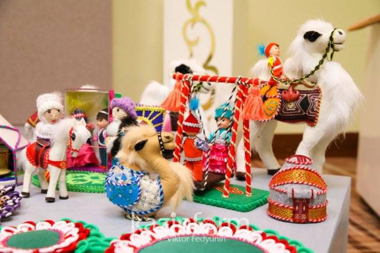 Павлодарские школьники научились создавать поделки в национальном стиле