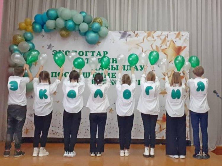 В Павлодаре юные волонтеры выиграли грант на посадку елей