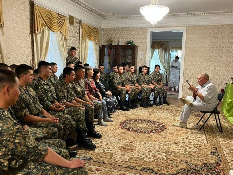 В Павлодаре выставили домбры известных казахстанцев