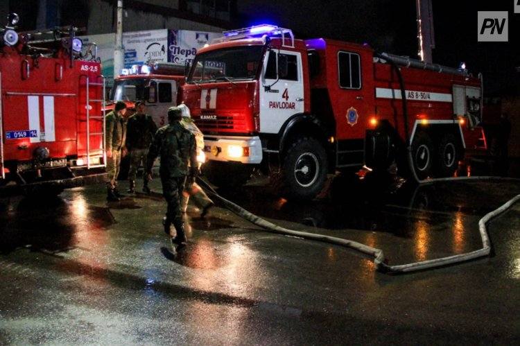 В Павлодаре потушили пожар в медцентре