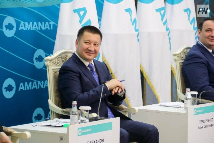 Глава Павлодарского региона вышел в отпуск