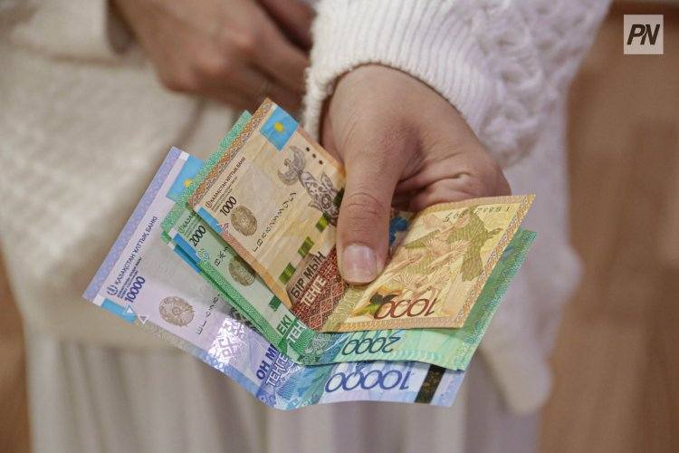 Павлодарке вернули деньги за подаренный сертификат