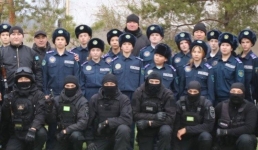 В Павлодаре борцы СОБР встретились с кадетами