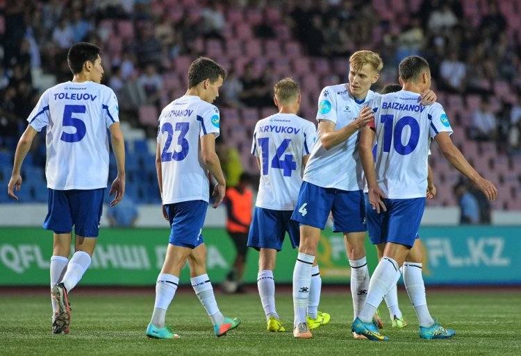 Павлодарские футболисты собираются под знамена родной команды