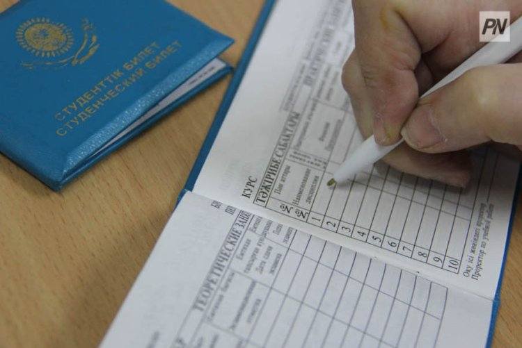 Почему все больше зрелых павлодарцев предпочитают снова сесть за парты