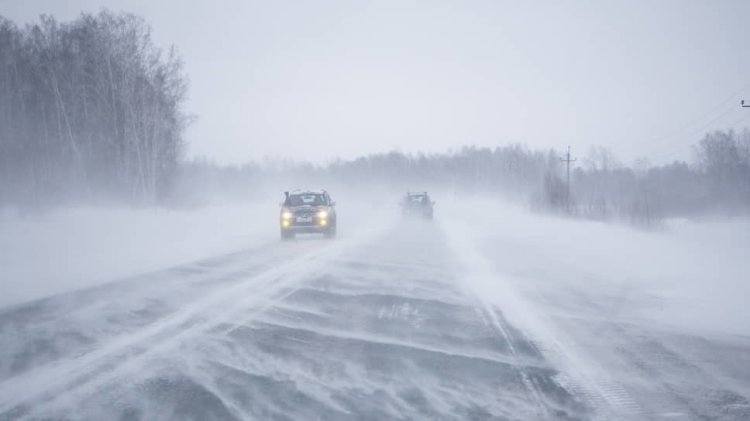 Движение транспорта ограничили на республиканских трассах в Павлодарской области