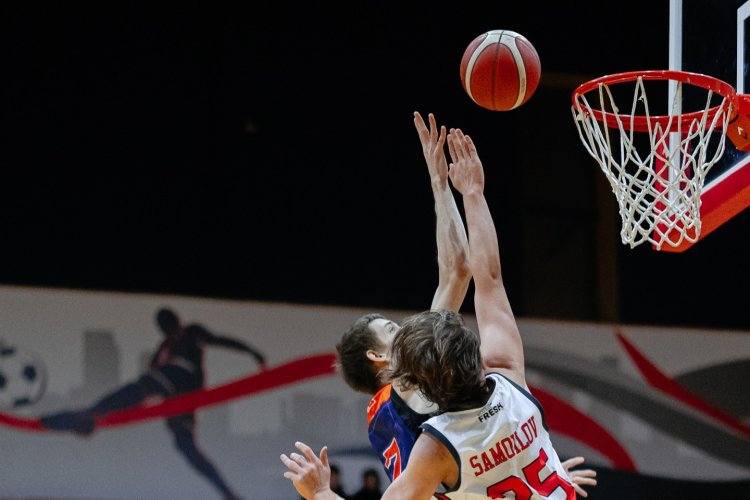 Павлодарские баскетболисты вырвали победу на выезде