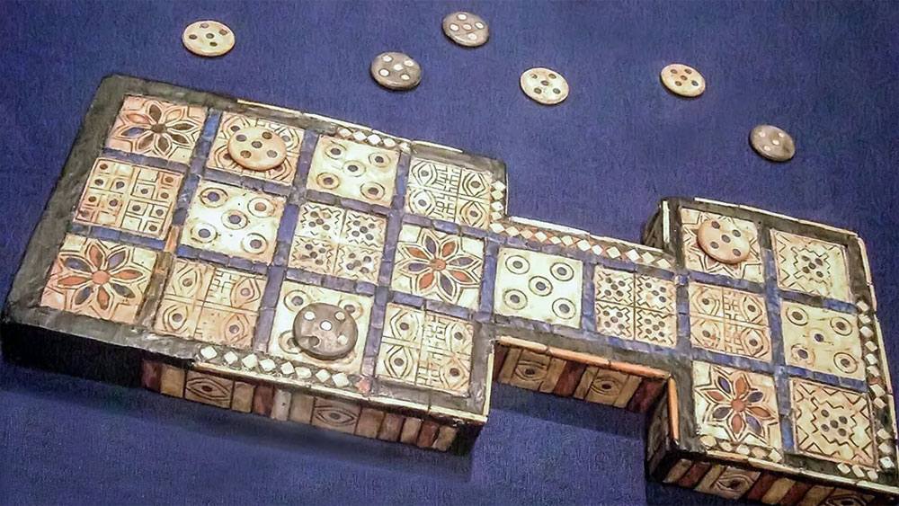 Учёные расшифровали правила 4700-летней настольной игры