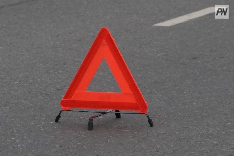 В Павлодаре столкнулись автобус и легковушка