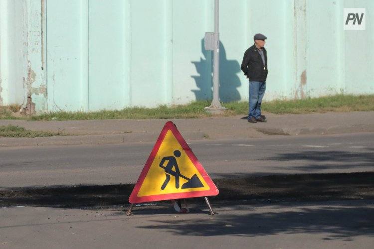 Сначала асфальт, потом ремонт сетей: в Павлодаре наказали чиновника