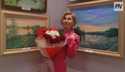 Павлодарская художница показала людей через влюблённый взгляд