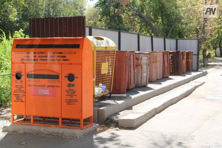 Павлодарцев постепенно научат раздельно собирать мусор