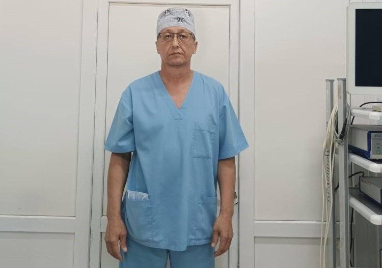 Павлодарского врача наградили за спасение пассажирки самолета