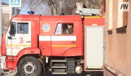 В Павлодаре загорелся гараж
